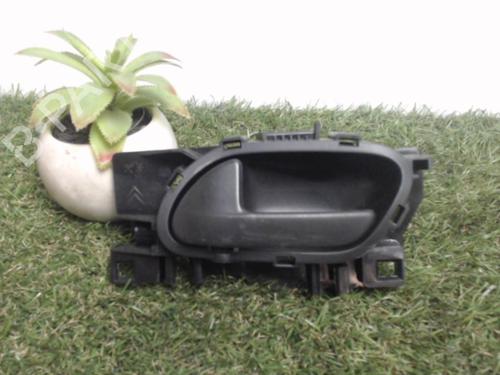 Used Front left interior door handle PEUGEOT 208 I (CA_, CC_) 1.6 HDi / BlueHDi 75 (75 hp) 25394580