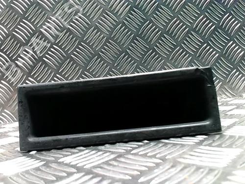 Porte-gobelet/Objets MERCEDES-BENZ CLK (C208) CLK 200 (208.335) (136 hp) 31236565