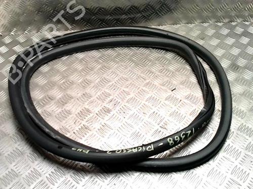 Used Rubber door seal CITROËN C4 Picasso II 1.6 BlueHDi 120 (120 hp) 31332347