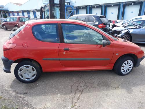 Fuse box PEUGEOT 206 Hatchback (2A/C) 1.9 D | BP31234462E1