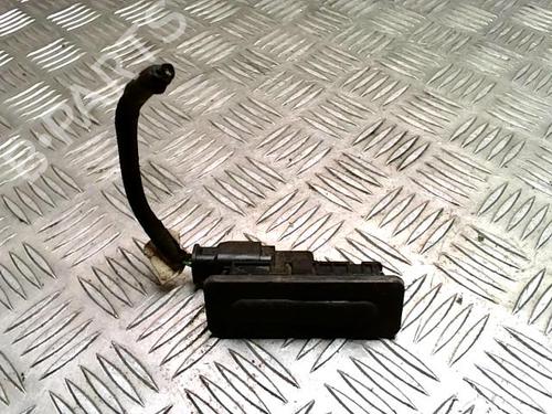 Used Tailgate handle PEUGEOT 2008 I (CU_) 1.2 THP 110 / PureTech 110 (110 hp) 31237134