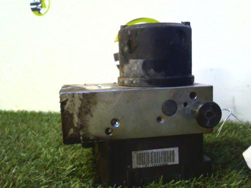 Used ABS pump HYUNDAI SANTA FÉ I (SM) 2.0 CRDi (113 hp) 25397461