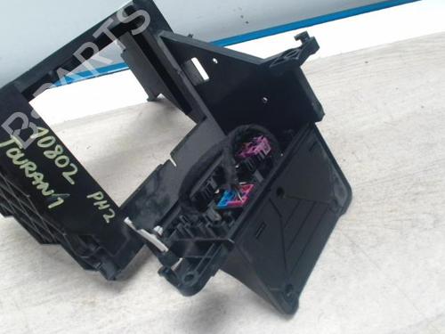 Used Fuse box VW TOURAN (1T1, 1T2) 2.0 TDI 16V (140 hp) 25421662