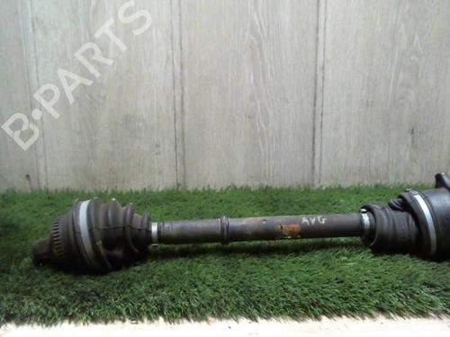 Drivaksel fortil venstre AUDI 80 B4 Avant (8C5) 1.9 TDI (90 hp) 31221633