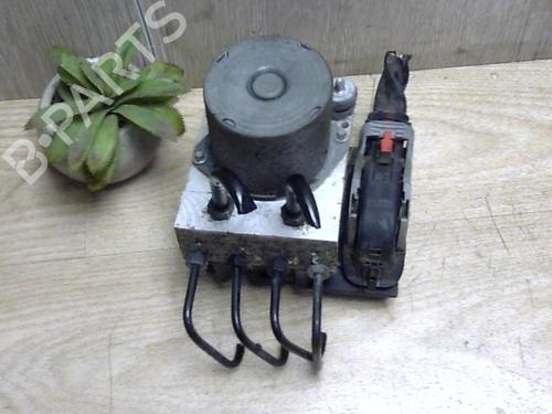 Used ABS pump AUDI A4 B7 Avant (8ED) 2.0 TDI 16V (140 hp) 25409236