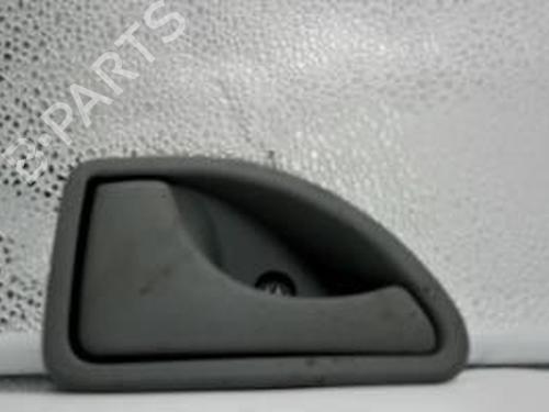 Venstre fortil invendig håndtag RENAULT TWINGO I (C06_) 1.2 16V (C06C, C06D, C06K) (75 hp) 26646234