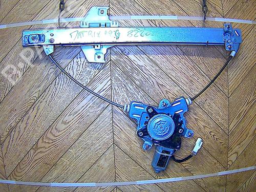 Elevador vidro trás esquerdo HYUNDAI MATRIX (FC) 1.5 CRDi (102 hp) 31226525