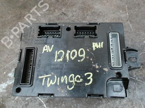 Used Fuse box Fuse box RENAULT TWINGO III (BCM_, BCA_) 1.0 SCe 70 (71 hp) 33907428 33907428