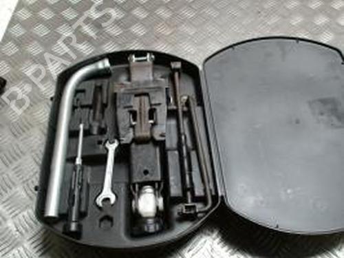 Used Jack Kit VW POLO (6N2) 1.4 TDI (75 hp) 30406110