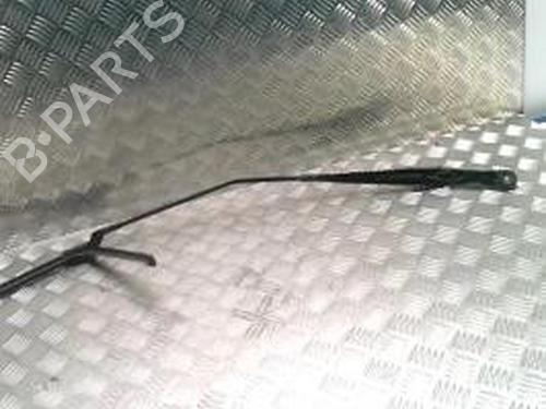 Used Front windshield wiper arm VW TOURAN (1T3) 1.6 TDI (105 hp) 26374906