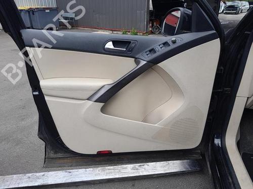 Front right lock VW TIGUAN (5N_) 2.0 TDI | BP25425635C97