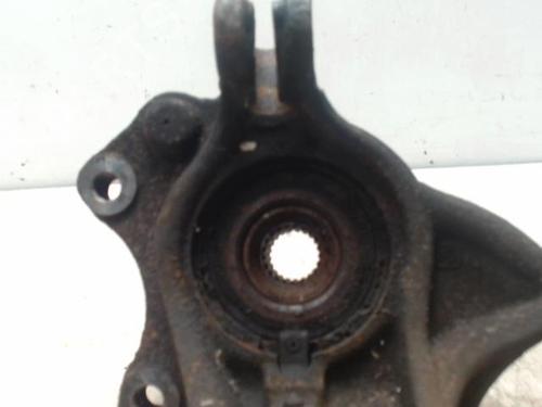 Used Left front steering knuckle PEUGEOT 1007 (KM_) 1.4 (75 hp) 25427553