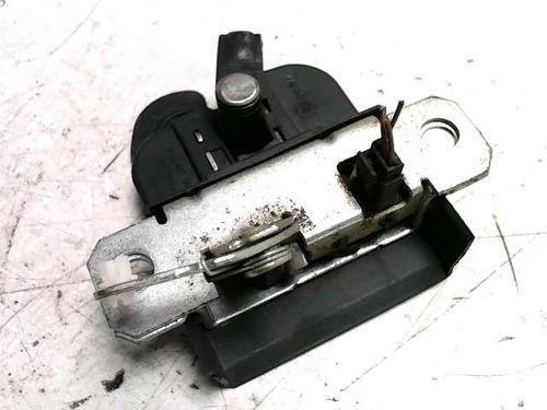 Used Tailgate lock VW POLO IV (9N_, 9A_) 1.4 16V (75 hp) 31238904