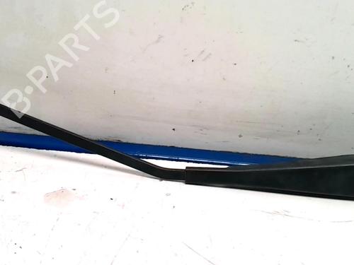 Used Front windshield wiper arm FORD KUGA I 2.0 TDCi 4x4 (136 hp) 31226095