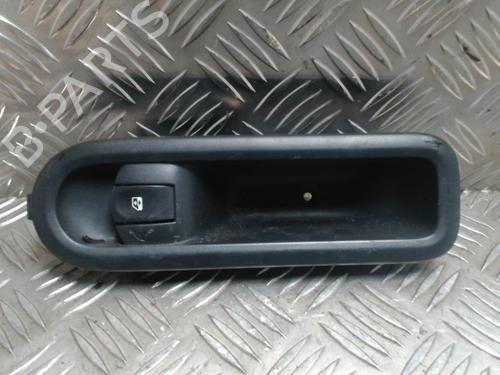 Høyre Foran elrute bryter RENAULT TWINGO II (CN0_) 1.2 16V (CN04, CN0B) (75 hp) 31257360