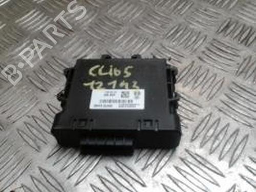 Used Control unit RENAULT CLIO V (B7_) 1.5 Blue dCi 85 (B7AG) (86 hp) 30502841