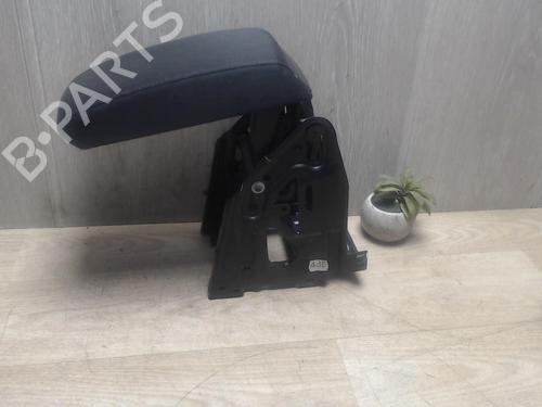 Used Armrest / Center console SKODA OCTAVIA II (1Z3) 1.9 TDI (105 hp) 25413285