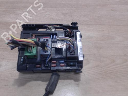 Used Fuse box RENAULT ESPACE III (JE0_) 2.2 12V TD (JE0E, JE0H, JE0P) (113 hp) 25413525