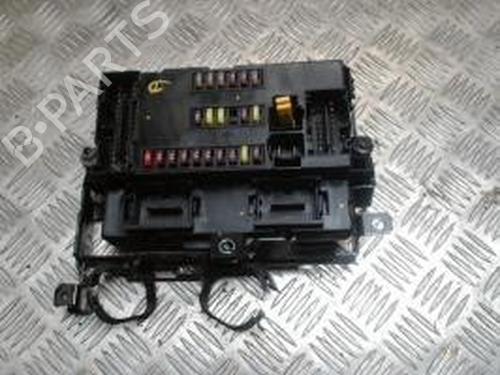 Used Fuse box PEUGEOT BOXER Van 2.2 HDi 110 (110 hp) 30530429