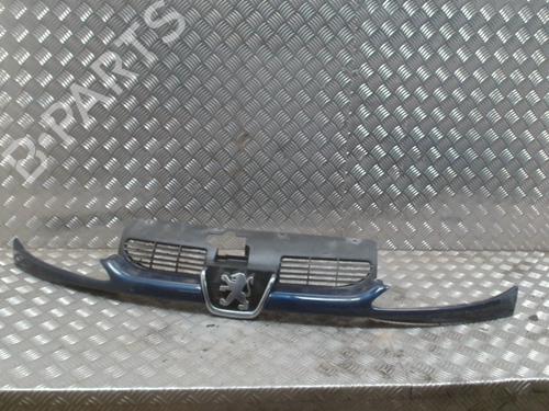 Grill Grill PEUGEOT 206 Hatchback (2A/C) 1.4 i (75 hp) 36767946 36767946
