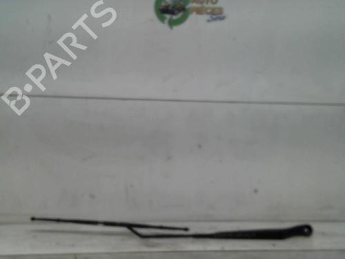 Used Front windshield wiper arm NISSAN MICRA III (K12) 1.2 16V (65 hp) 25398838