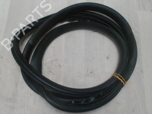 Used Rubber door seal VOLVO V50 (545) 2.0 D (136 hp) 31234215