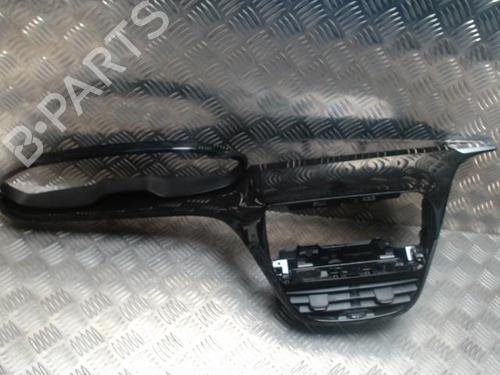 Middle console PEUGEOT 208 I (CA_, CC_) 1.6 HDi | BP27188604I22