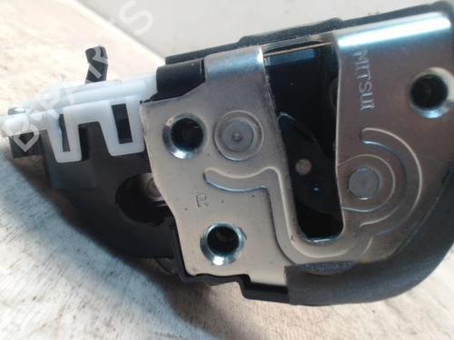 Used Rear left lock TOYOTA YARIS (_P13_) 1.4 D (NLP130_, NLP130) (90 hp) 27671599