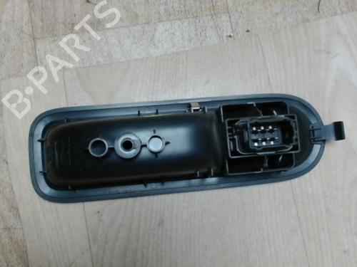 Used Right front window switch RENAULT CLIO III (BR0/1, CR0/1) 1.5 dCi (C/BR0G, C/BR1G) (68 hp) 28828153
