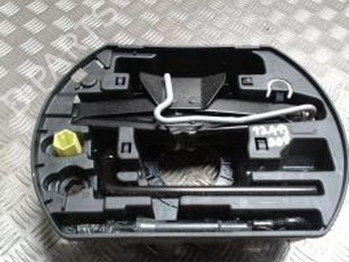 Used Jack Kit PEUGEOT 208 I (CA_, CC_) 1.2 VTi 68 / PureTech 68 (68 hp) 30406103