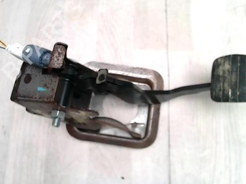 Used Break pedal RENAULT TWINGO II (CN0_) 1.2 16V (CN0K, CN0V, CN0A) (76 hp) 25423772