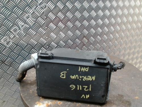 Used Fuse box OPEL MERIVA B MPV (S10) 1.4 (75) (120 hp) 31660887