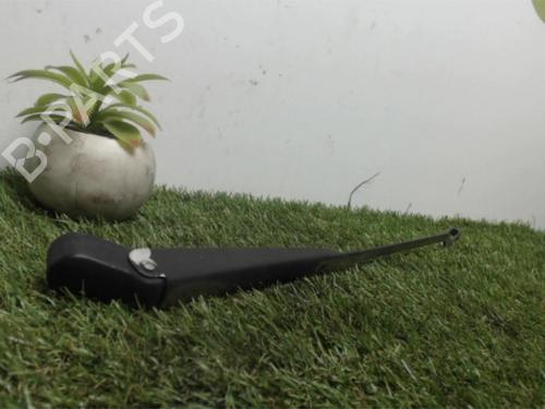 Used Front windshield wiper arm NISSAN MICRA I (K10) 1.2 (60 hp) 25415294