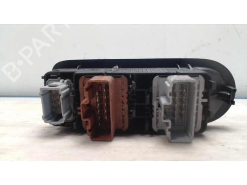 Right front window switch RENAULT SCÉNIC II (JM0/1_) 1.5 dCi (JM1E, JM16) | BP25418597I26 