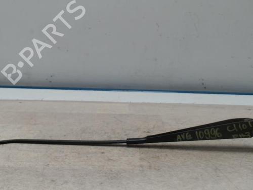Used Front windshield wiper arm RENAULT CLIO I (B/C57_, 5/357_) 1.9 D (65 hp) 31229528