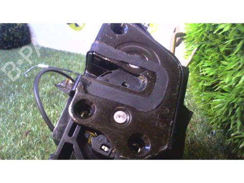 Front right lock HYUNDAI TRAJET (FO) 2.0 CRDi | BP25397574C97 