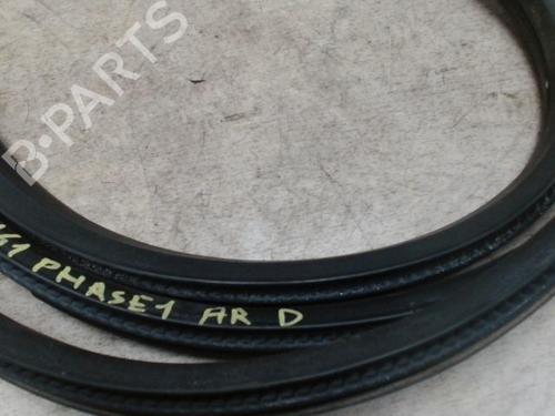 Gummiliste MERCEDES-BENZ M-CLASS (W163) ML 270 CDI (163.113) (163 hp) 28055136