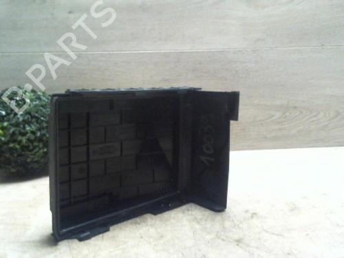 Used Fuse box VW TOURAN (1T1, 1T2) 1.9 TDI (105 hp) 29306459