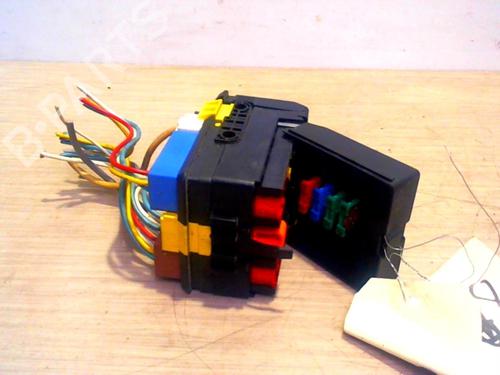Used Fuse box PEUGEOT 306 Hatchback (7A, 7C, N3, N5) 1.6 (89 hp) 25390651