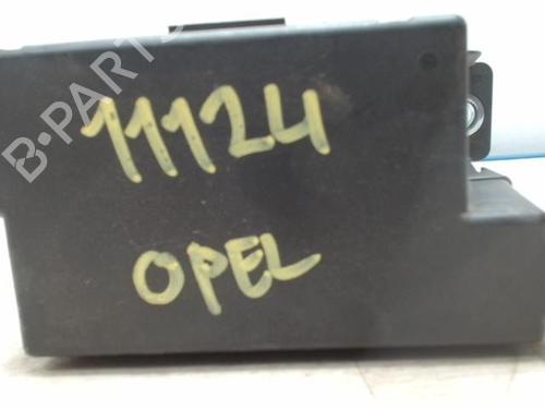 Used Fuse box OPEL MERIVA B MPV (S10) 1.7 CDTI (75) (110 hp) 25420659