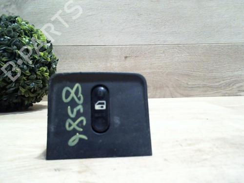 Used Switch NISSAN PRIMERA Hatchback (P12) 2.2 Di (126 hp) 25383691