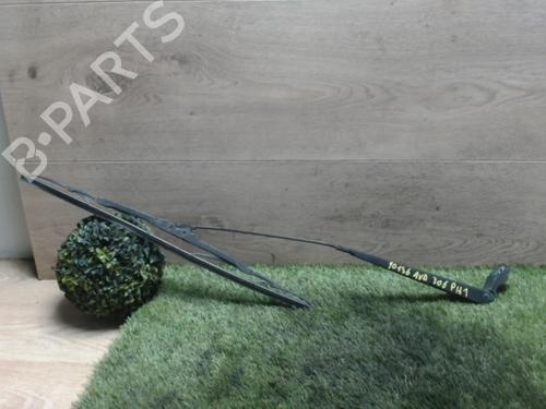 Used Front windshield wiper arm PEUGEOT 306 Hatchback (7A, 7C, N3, N5) 1.9 D (69 hp) 29159704