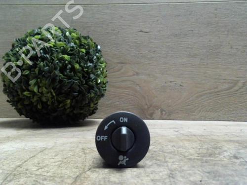 Used Switch RENAULT SCÉNIC II (JM0/1_) 1.5 dCi (JM1F) (86 hp) 31231515