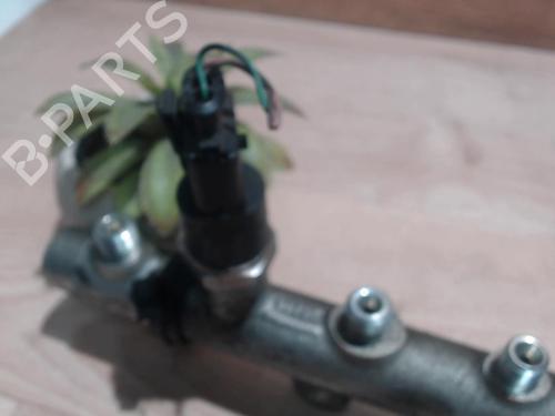 Used Injection rail RENAULT LAGUNA II (BG0/1_) 1.9 dCi (BG08, BG0G) (120 hp) 31218454