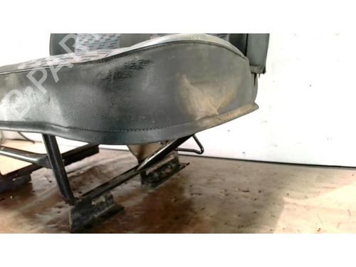 Right front seat PEUGEOT EXPERT (224_) 1.9 D | BP25420407C16 