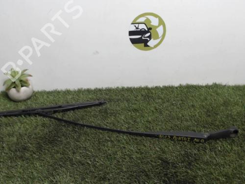 Used Front windshield wiper arm FIAT PUNTO (176_) 1.7 TD (176AT) (63 hp) 31234825