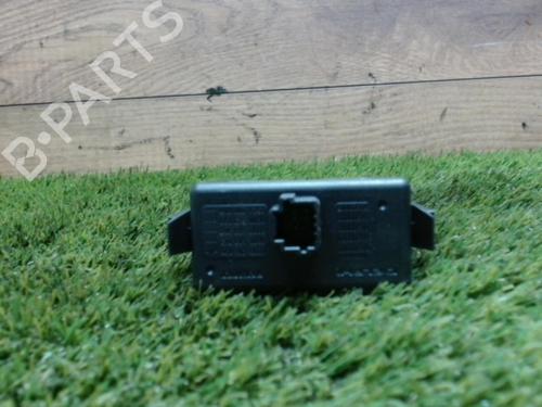 Used Warning switch RENAULT CLIO III (BR0/1, CR0/1) 1.5 dCi (C/BR0G, C/BR1G) (68 hp) 31229645