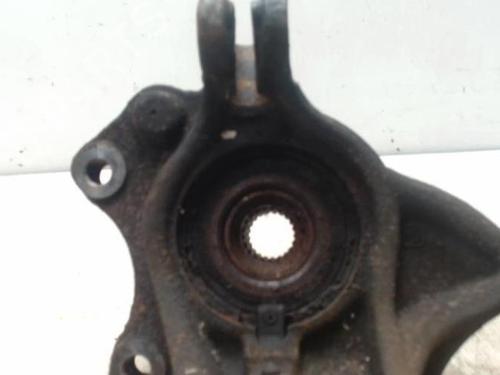 Left front steering knuckle PEUGEOT 1007 (KM_) 1.4 | BP25427553M25 