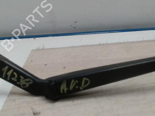 Used Front windshield wiper arm VW GOLF IV (1J1) 1.9 TDI (90 hp) 28092897