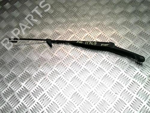 Used Front windshield wiper arm FIAT PANDA (169_) 1.2 (169.AXB11, 169.AXB1A) (60 hp) 25824977